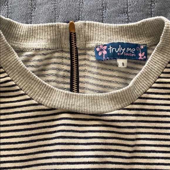 Adorable Too with Zipper Back! - Picture 3 of 5